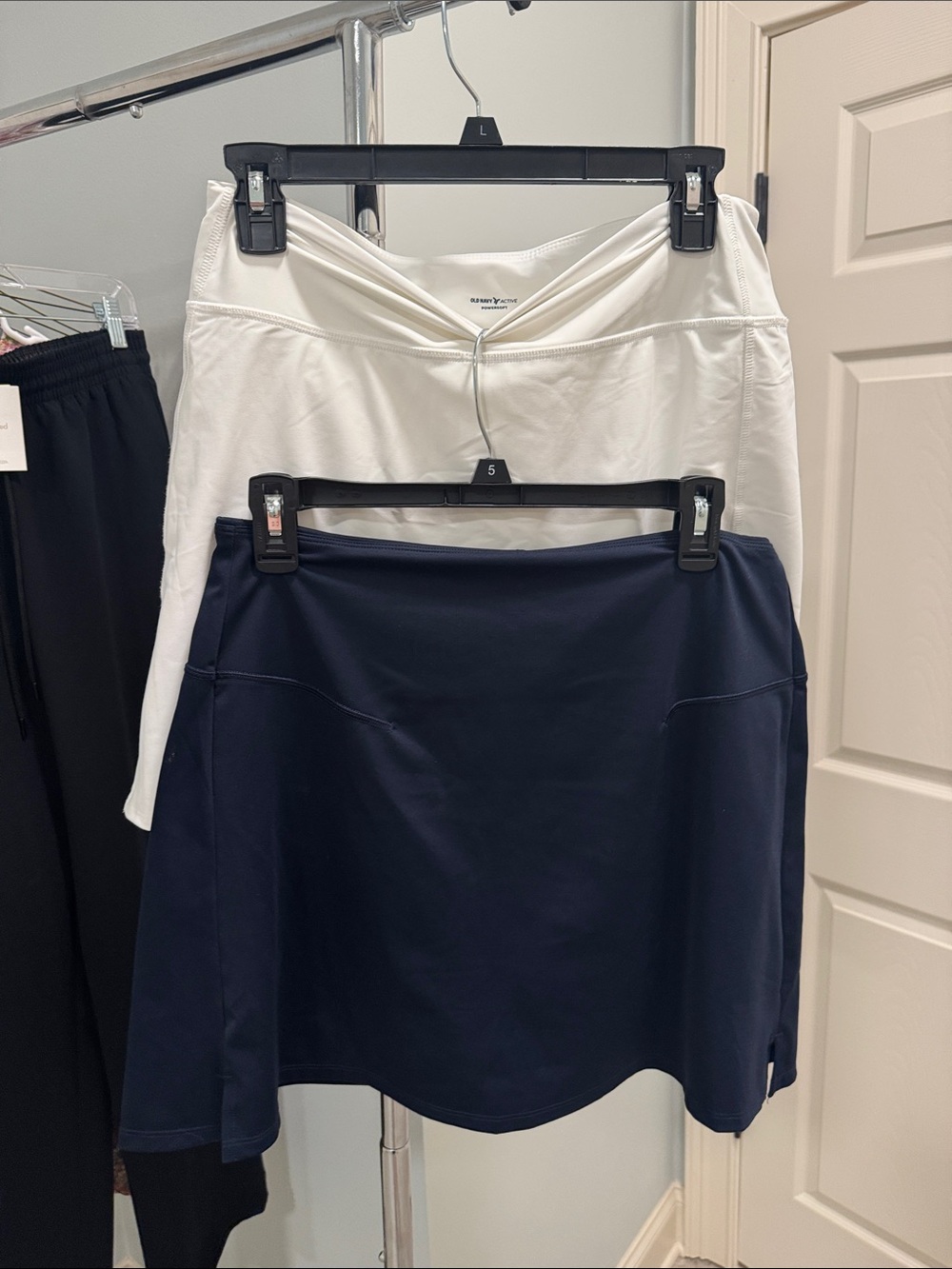 Women’s Old Navy Active Go-Dry Extra high rise athletic skirts - Navy and White